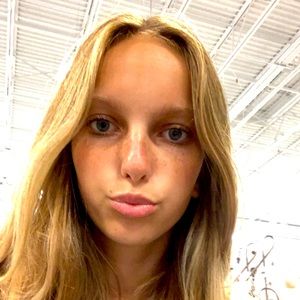 Meet your Posher, Claire